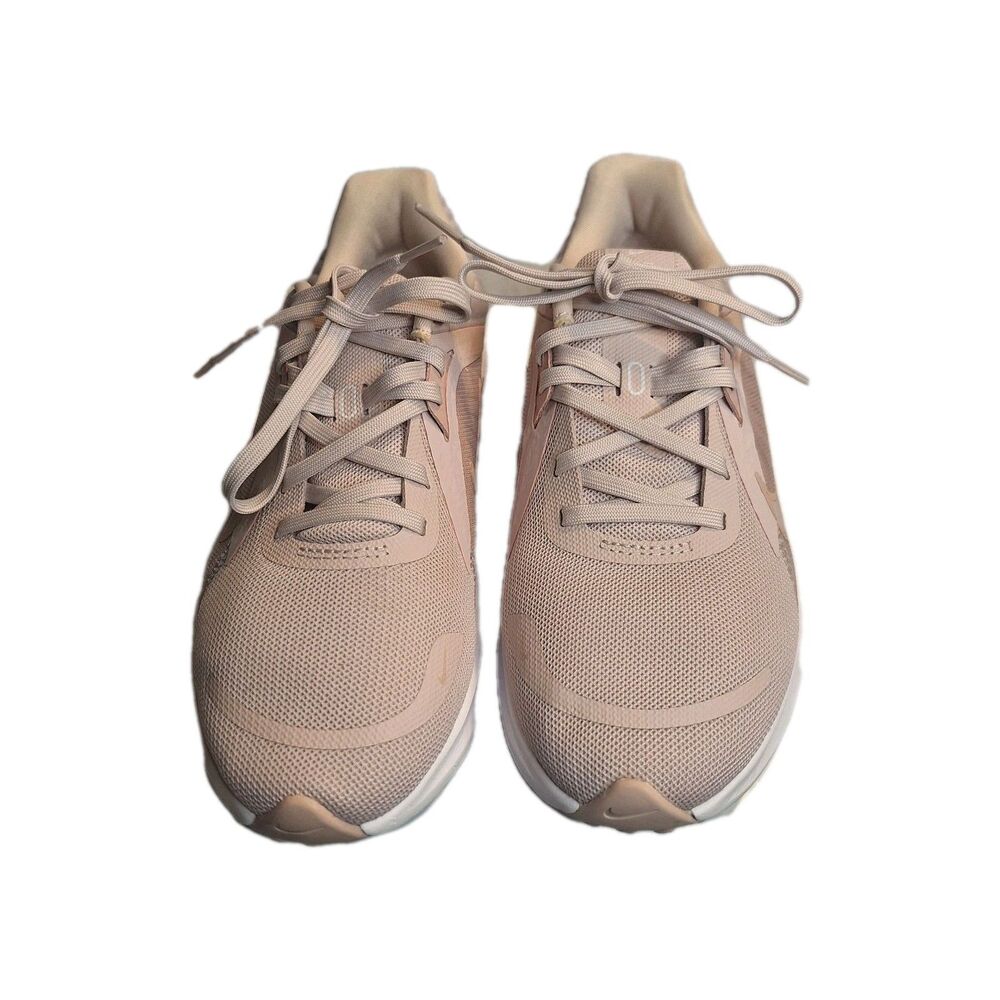 Nike Quest 5 Pink Women's Sneakers Shoes.  Size 6.5